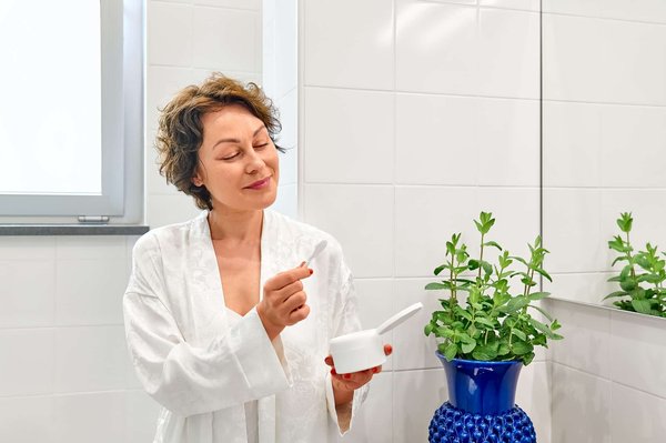 What Is the Impact of Ambient Temperature on Hydration Strategies for Tennis Players?