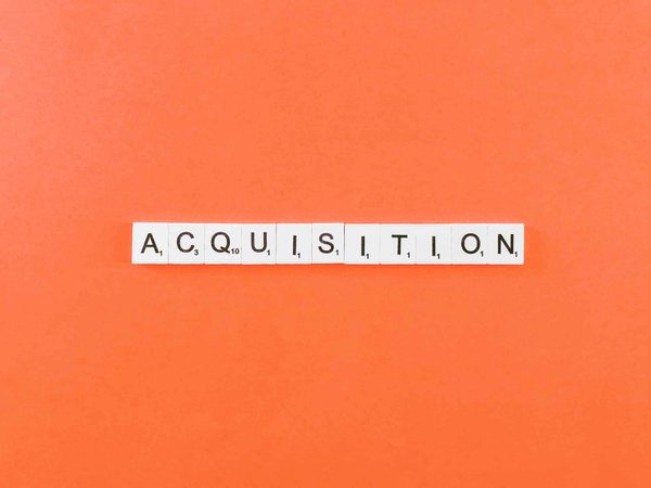 How to navigate the complexities of acquiring land for renewable energy projects in the UK?